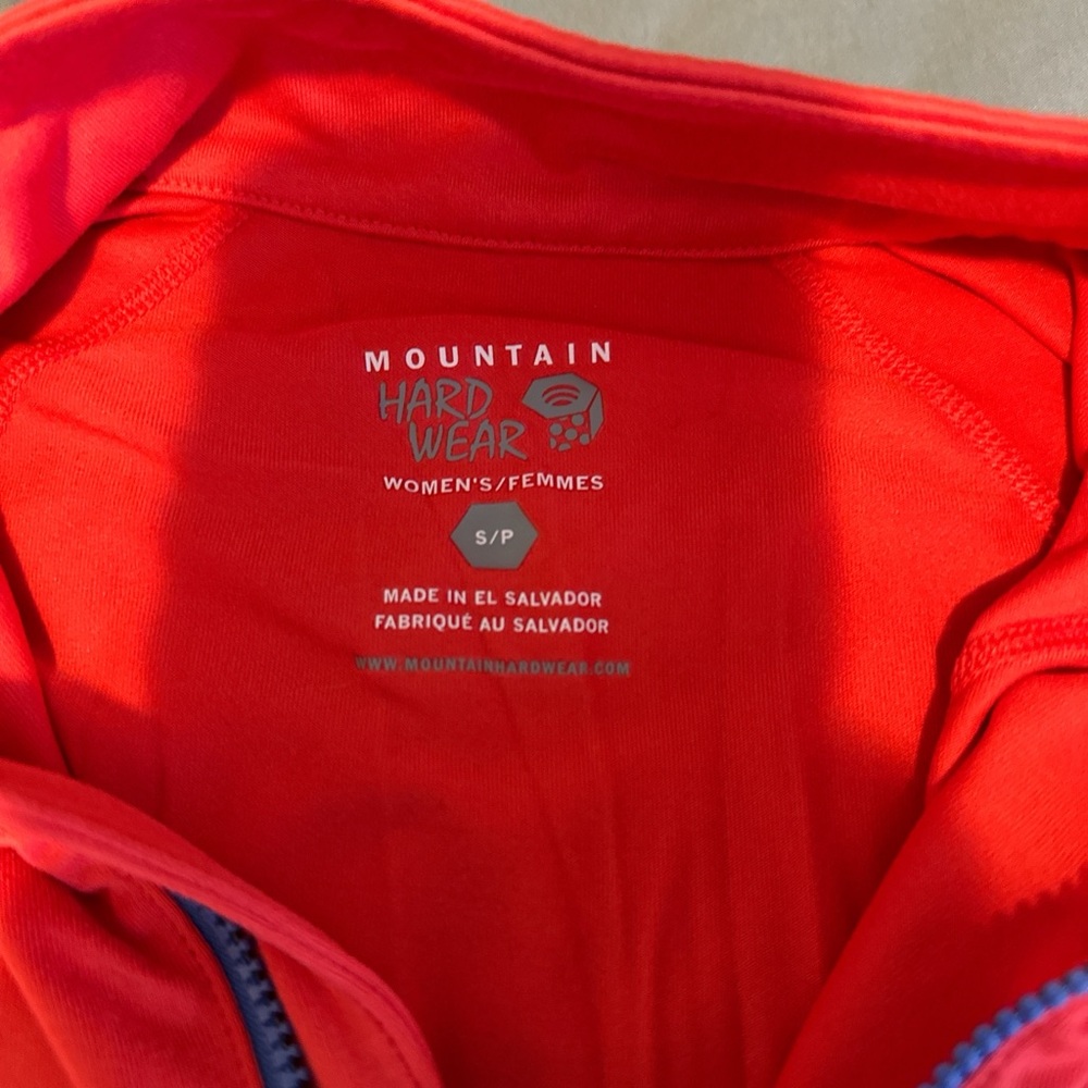 Mountain Hardwear 1/4 zip pull over - Picture 2 of 8
